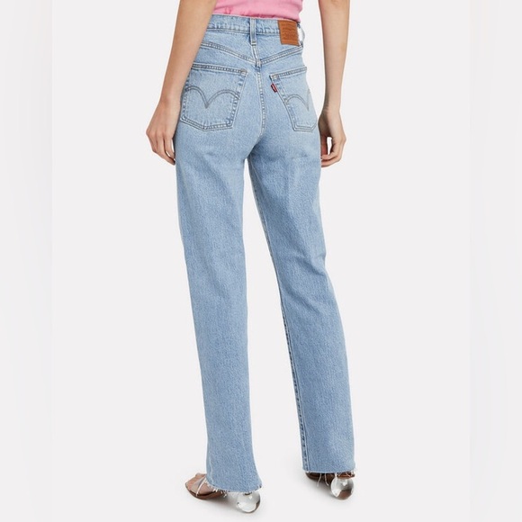 Levi’s Ribcage Straight Full Length in Light Wash - Picture 8 of 13